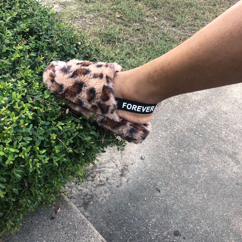Leopard fur slides